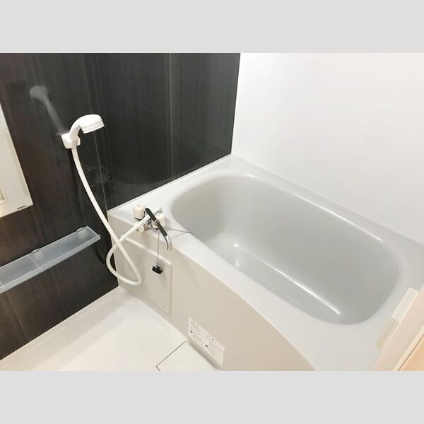 アヴニール102号室 バス