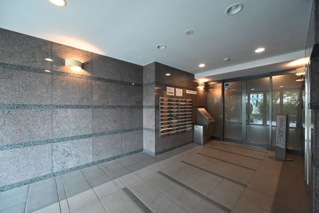 ルーブル中野坂上3階 エントランス