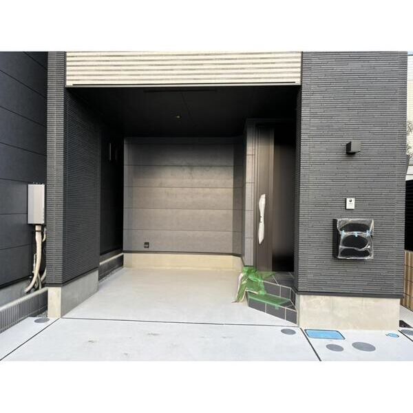 川口里C棟 エントランス