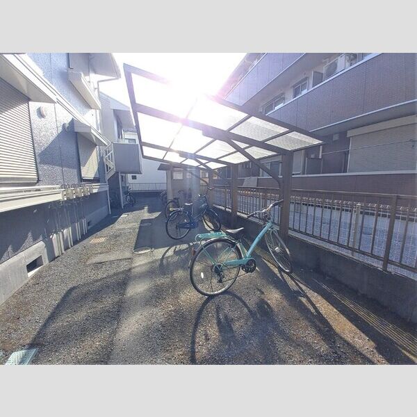 小倉ハイツ 駐輪場