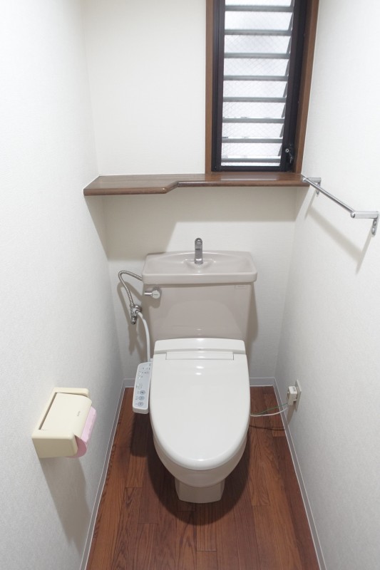 T’s garden横浜反町1階 トイレ