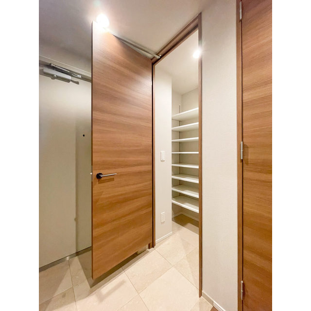 ザ・レジデンス赤坂檜町1101号室 内観