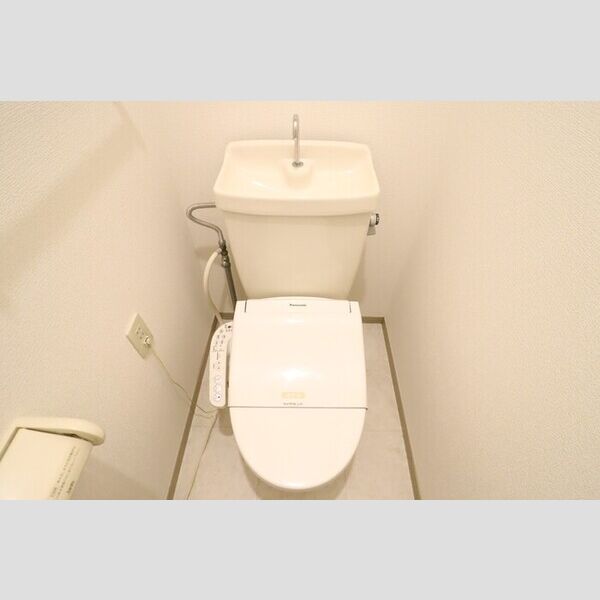 サン・ルミエール 温水洗浄暖房便座