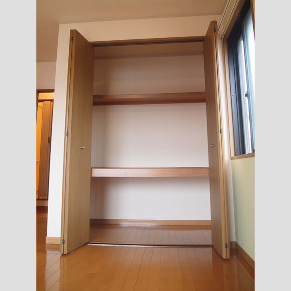 エクレール 物入(洋室)