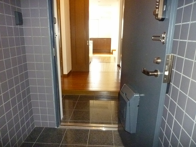 サンホームズ代々木上原0302号室 玄関