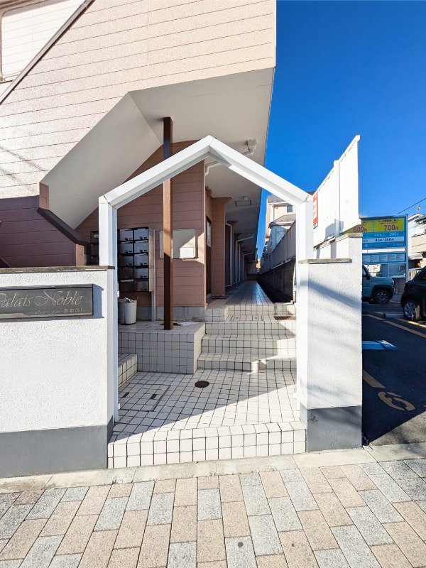 パレノーブル新宿第一2階 エントランス