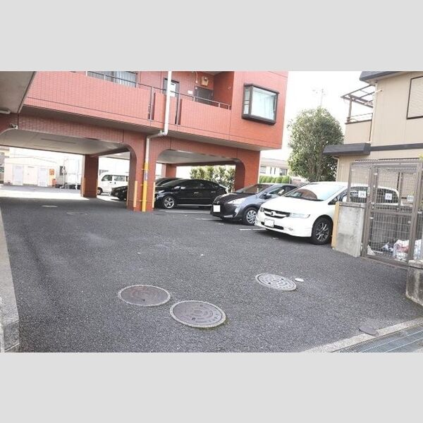 柚の木マンション 駐車場