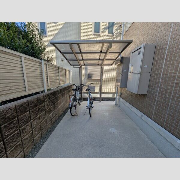 メゾンソレイユ 駐輪場