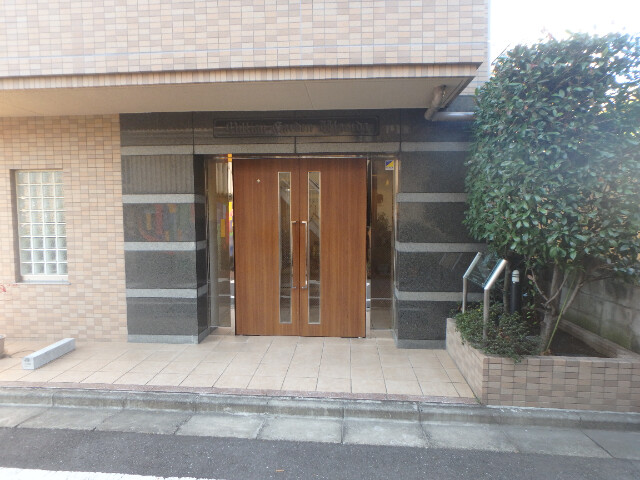 ミリオンガーデン早稲田2階 エントランス