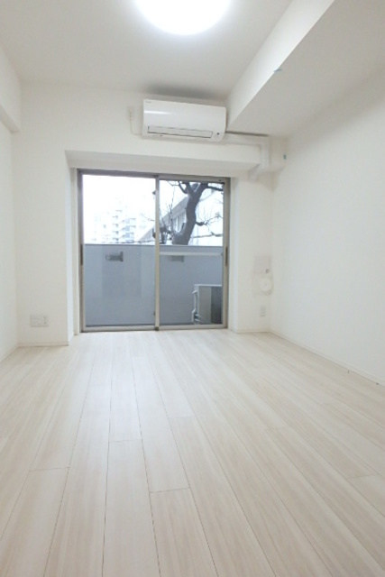 ガーラ横濱関内グランドステージ ホワイトフローリングの明るいお部屋です！