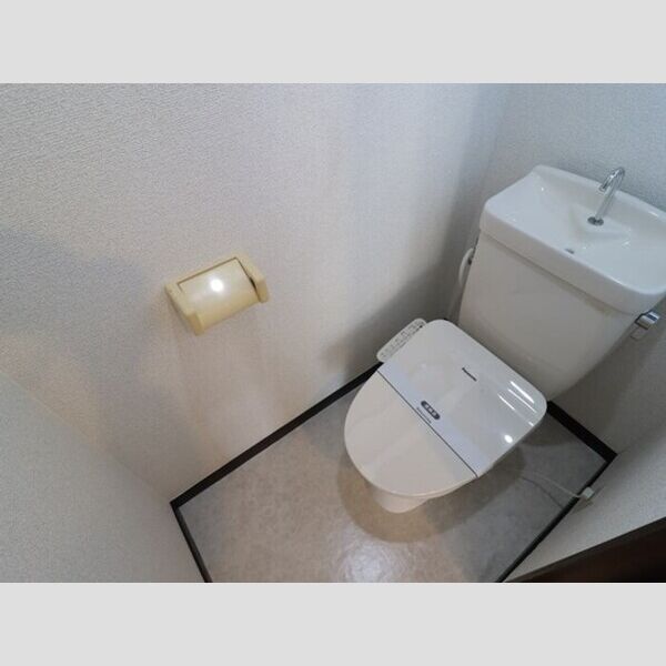 ハートリーフレジデンス206号室 温水洗浄暖房便座