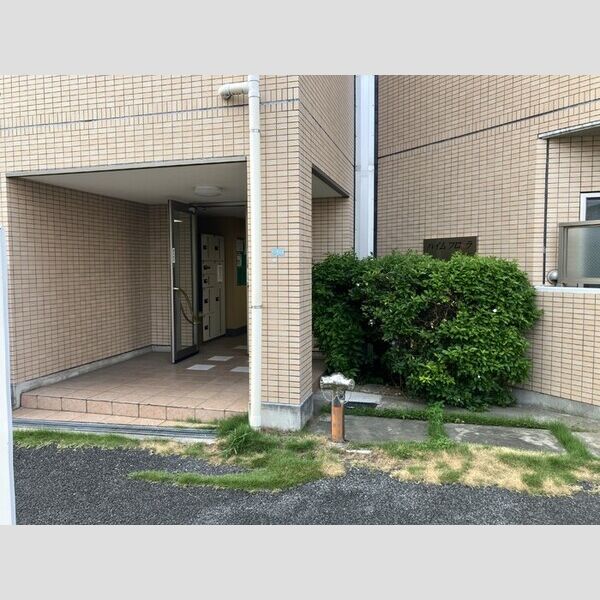 ハイムフローラ本町702号室 エントランス