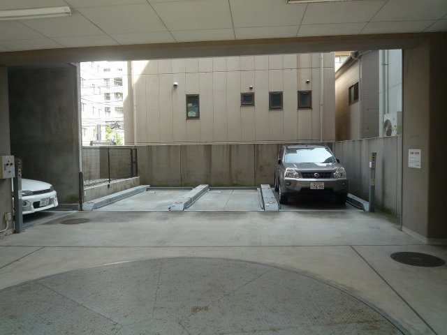 ベスト伊勢佐木町303号室 駐車場