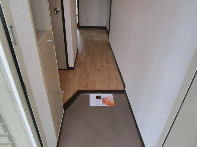 アメニティＦＭ　Ａ棟2階 玄関