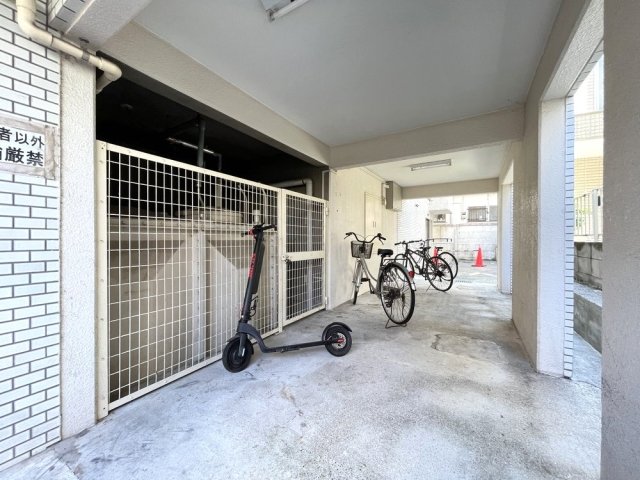 ジョイフル中野中央2階 駐輪場