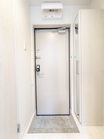 ブリスガーデン0205号室 玄関