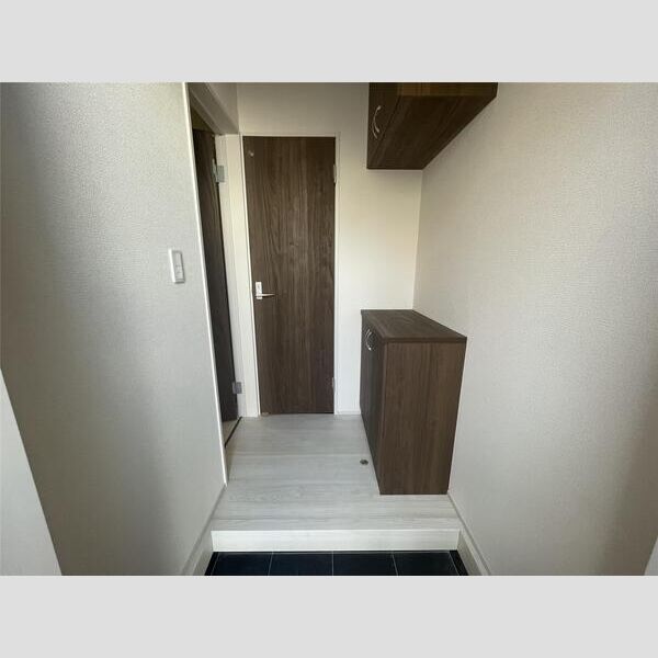 リーブルファイン足立南花畑 玄関