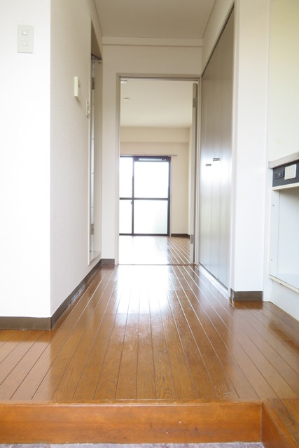 ヴェルデ梶が谷3階 明るい玄関です