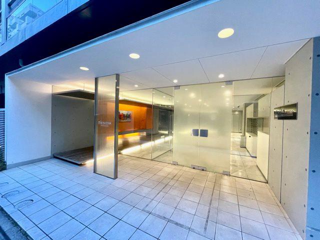 レジディア新川 エントランス