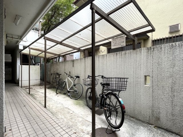 ハイツいづみ2階 駐輪場