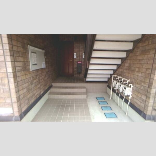 ガーデンヒルズ　EAST エントランス