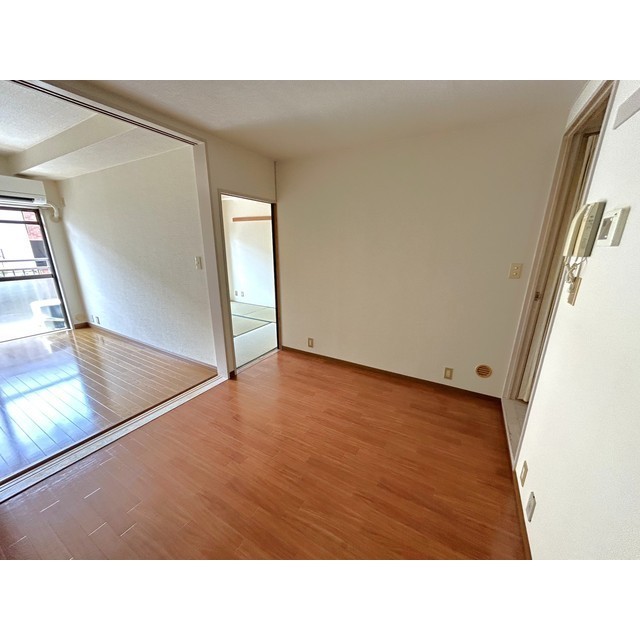 ホワイトパレス大宮207号室 内観