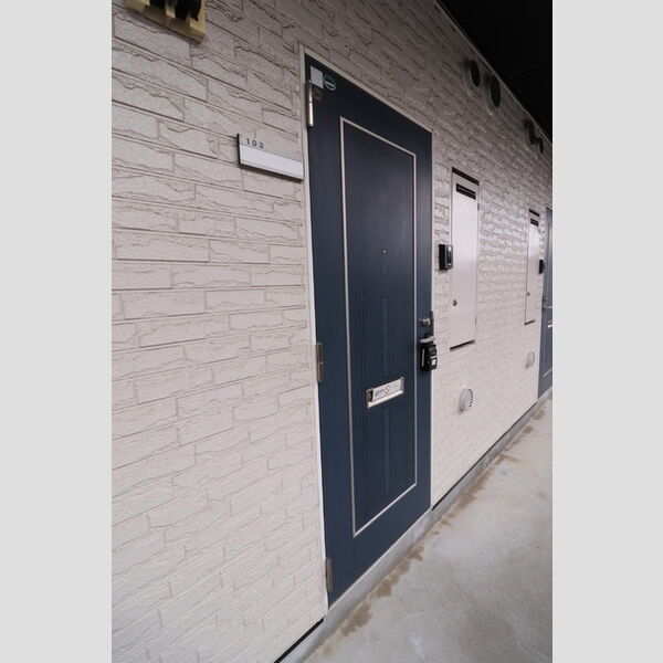 パセオ浦和103号室 玄関扉