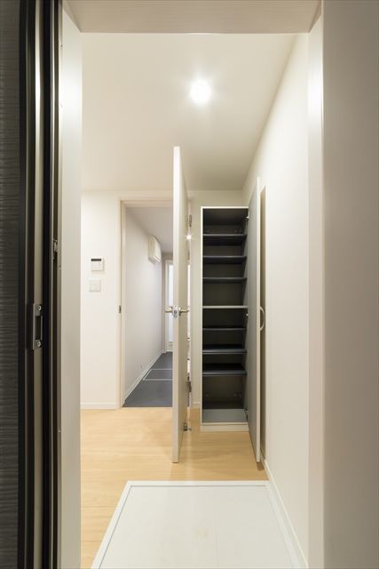 ＫＡＨＡＬＥ八千代Ｂ 玄関