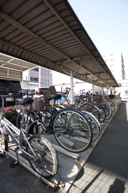 椎の実ハイツ0202号室 駐輪場