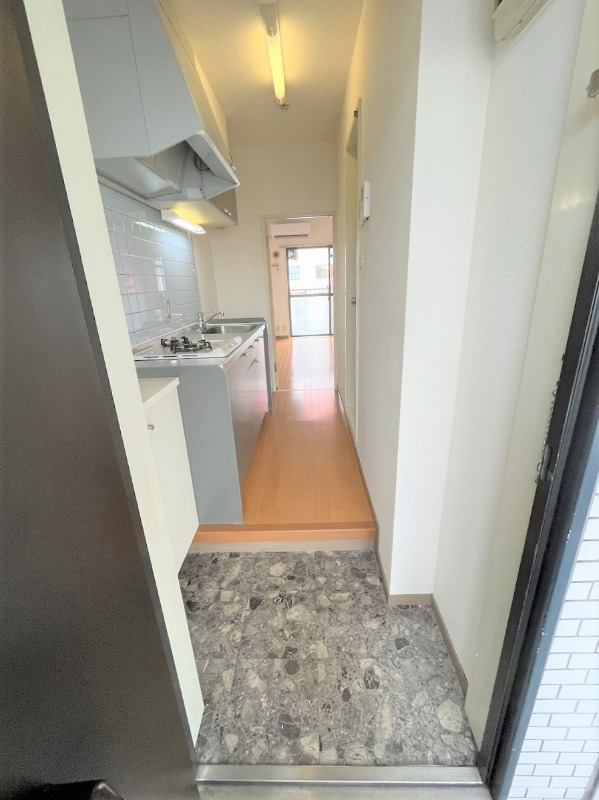 タウンコート丸義(E-146) 玄関