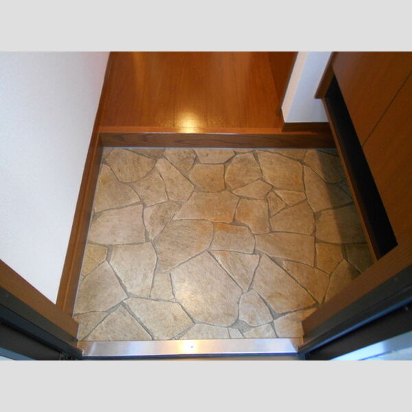 ラ・ポルト ボヌール103号室 玄関