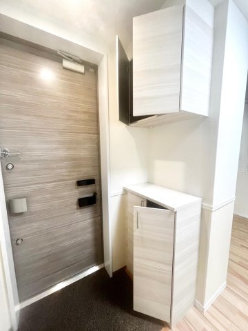 ラパンドール 玄関はディンプルキー2ロック。可動棚の上下シューズボックス