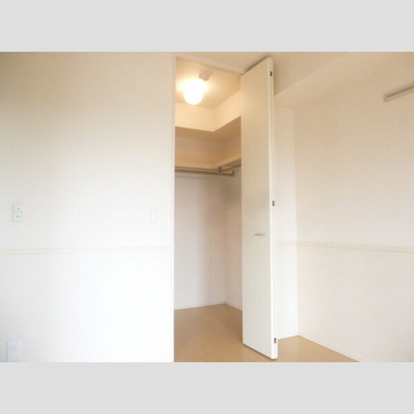 エクセル梨香103号室 ウォークインクローゼット