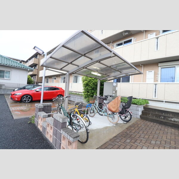 ラヴィエール 駐輪場