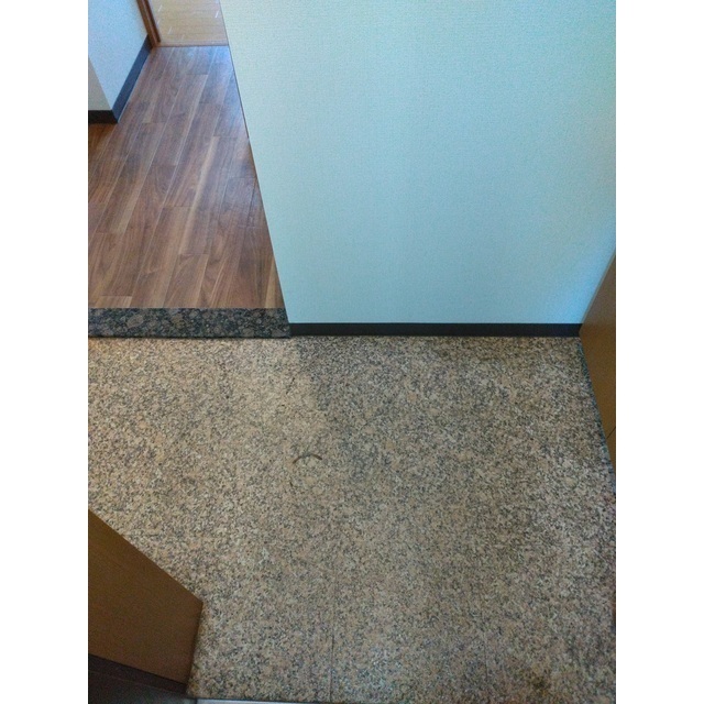 ロアール井荻駅前2階 玄関