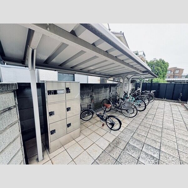 第ⅢAIコーポ110号室 駐輪場、宅配ボックス