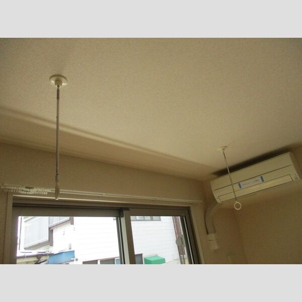 キャッスル桜木202号室 室内物干し