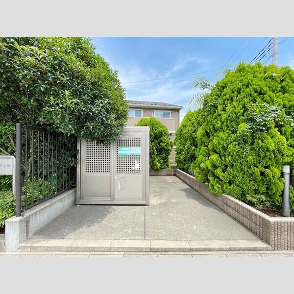 ロックコート　A ゴミ置き場