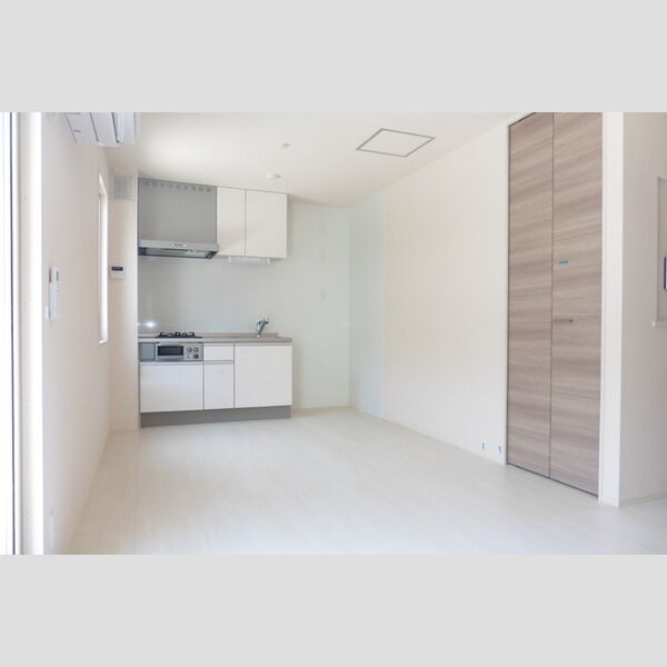 My Coronet　B 広々使いやすい居室