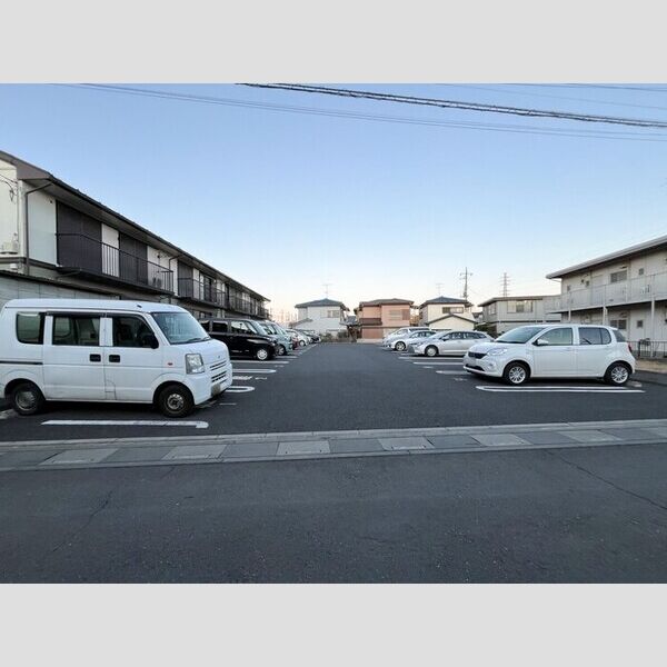 パティオ大宮 駐車場