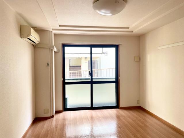 ロイヤルヒルズ宮崎台206号室 室内