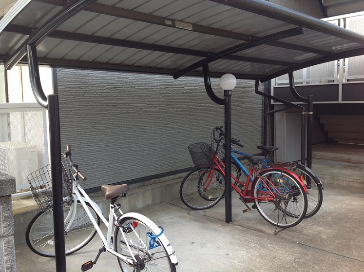 レオパレス忠202号室 駐輪場