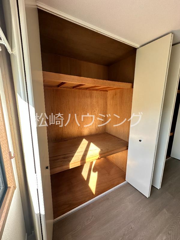 ファームシャトーⅡ3階 収納