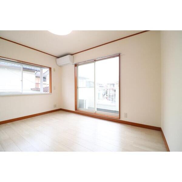 アメニティ東戸塚201号室 リビング