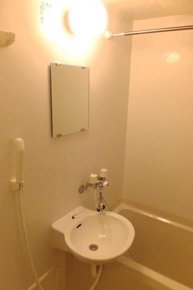 レオパレスＫＥＩ５206号室 駐輪場