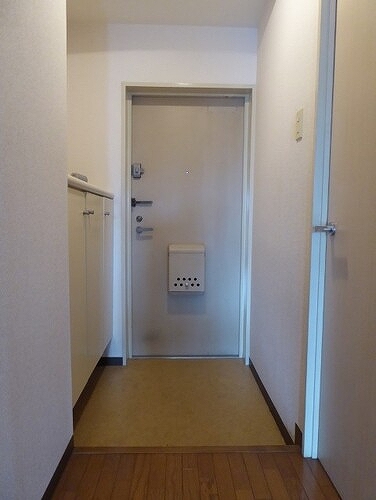 ライオンズマンション多摩川緑地3階 玄関　※前回募集時2014年7月撮影の写真