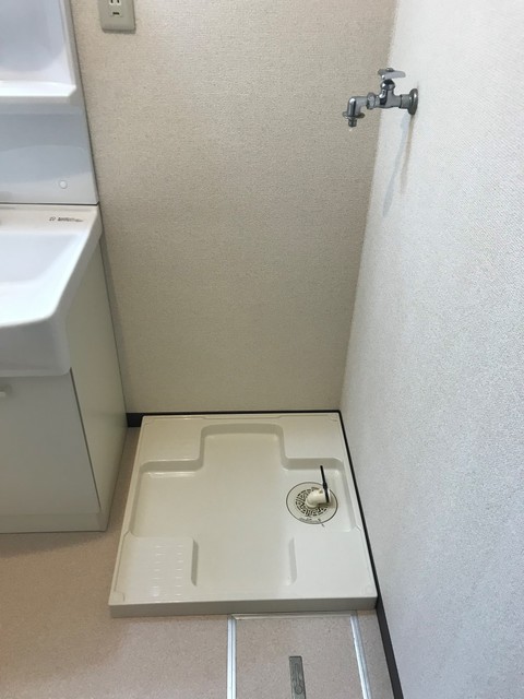 アゼリア岡津0306号室 室内洗濯機置場　※現況優先