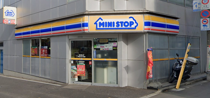 MOANA北参道303号室 【コンビニエンスストア】ミニストップ 千駄ヶ谷3丁目店まで145ｍ