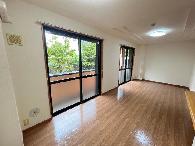 ＴＩＡＲＡ（ティアラ） リビング