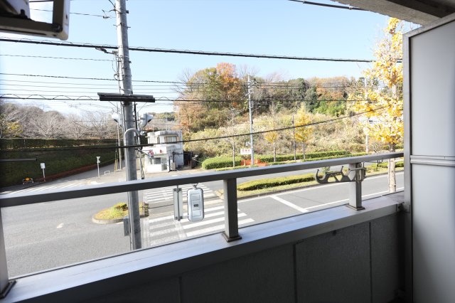 カーイング多摩202号室 展望